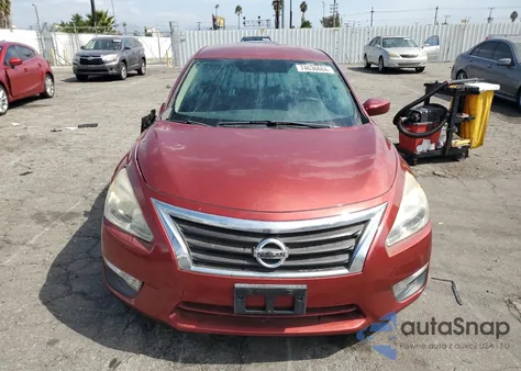 2015 Nissan Altima 2.5 из США, поврежденный, VIN 1N4AL3AP5FC266734